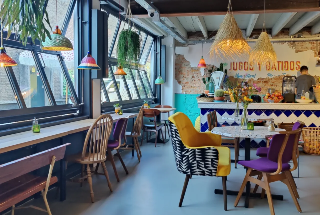 Fröhliche Räumlichkeiten von Frank & Charlie in Enschede - Uit in Enschede