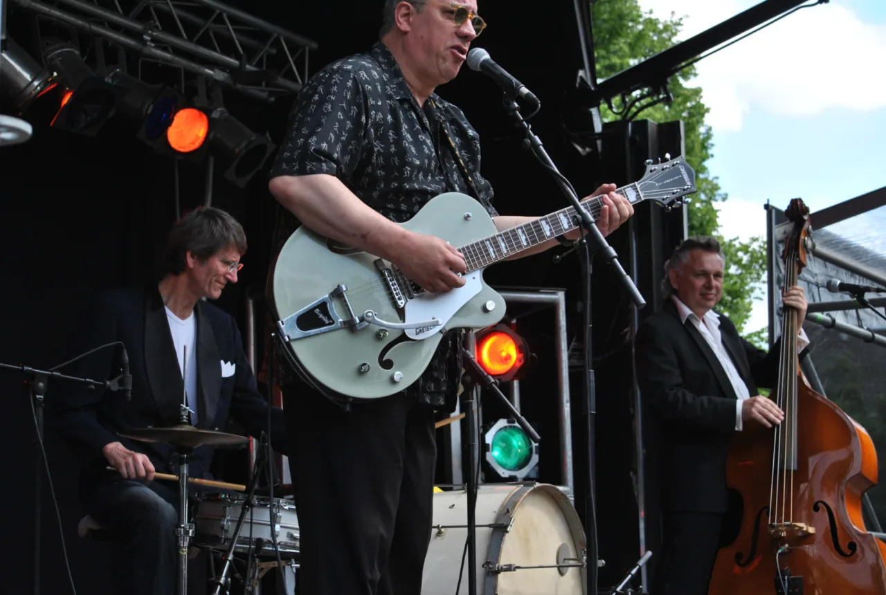 Gitarist tijdens Twents Gitaarfestival Enschede - Uit in Enschede