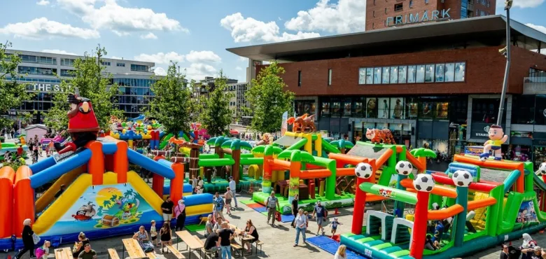 Jongbloed Springkussenfestijn Hemelvaart - Uit in Enschede