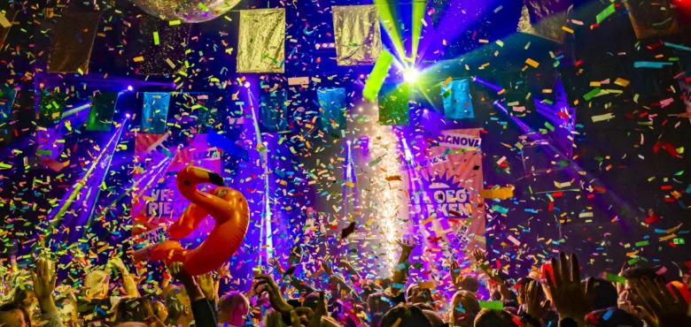 Vroeg Pieken - Uit in Enschede