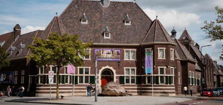 Het Rijksmuseum Twenthe in Enschede. - Uit in Enschede