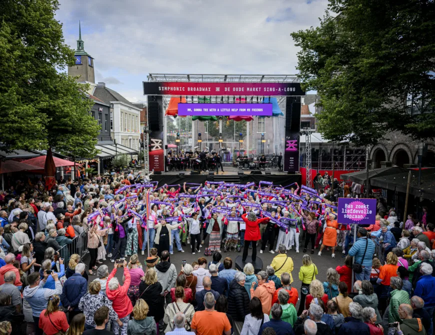  - Uit in Enschede