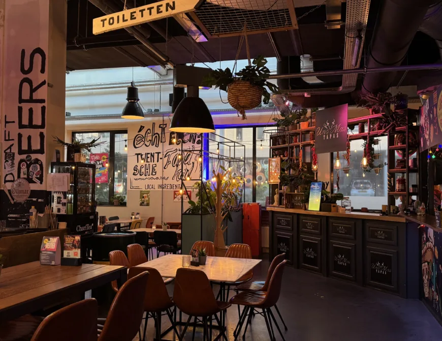  - Uit in Enschede